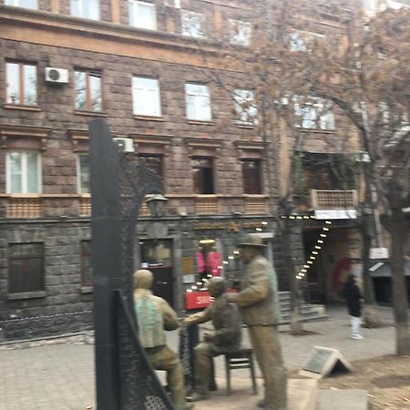 Yerevan, Abovyan 34 My Street Exterior foto